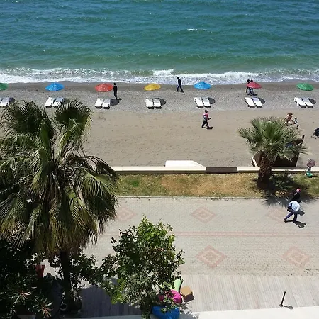 Berlin 2* فتحية