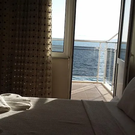 Otel Berlin 2*