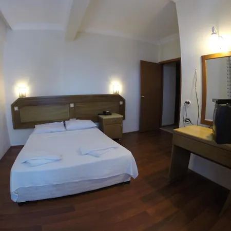Berlin Hotel 2*